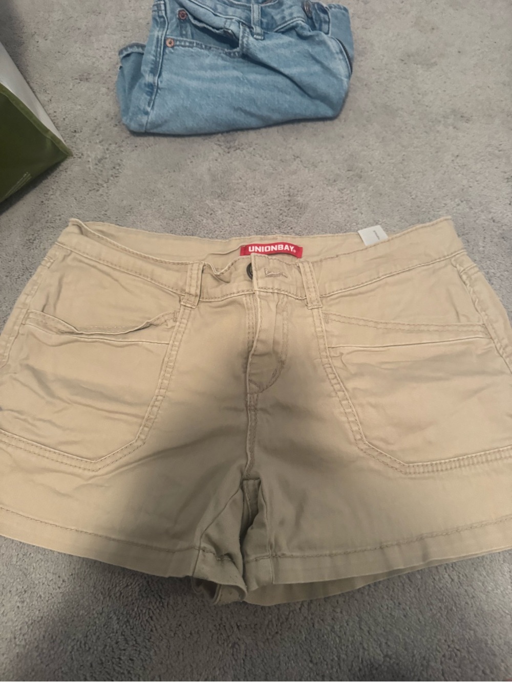 UNIONBAY Women's Tan Cargo Shorts